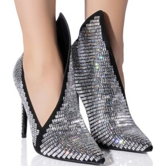 AZALEA WANG " NOT HALF BAD "  ANGULAR STILETTO BOOTIE - SILVER ( BRAND NEW !!! ) - Picture 1 of 8